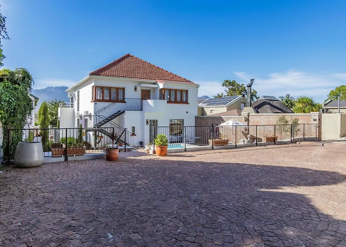 La Maison On Main Self-Catering Villa