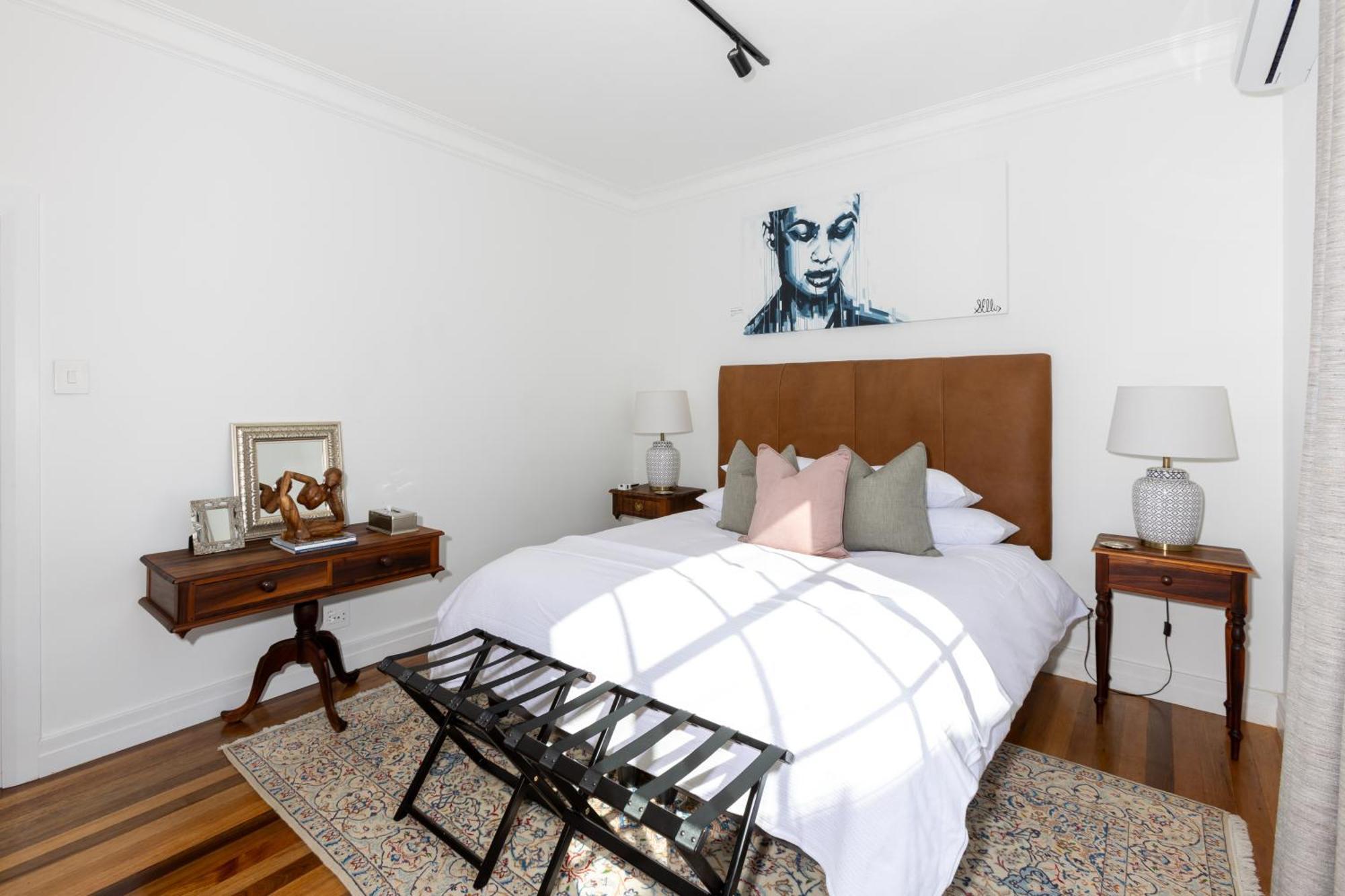 La Maison On Main Self-catering *