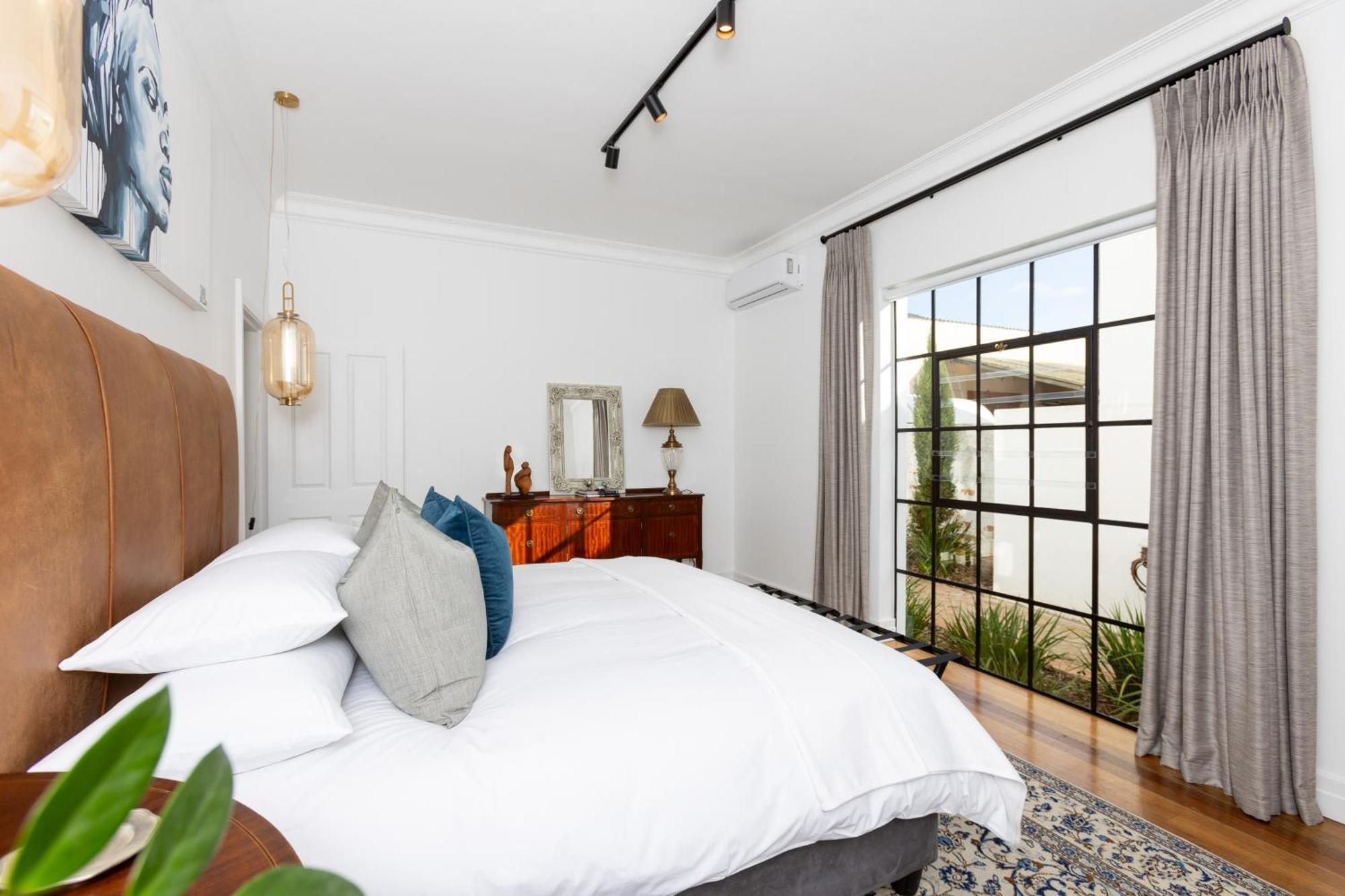 Villa La Maison On Main Self-catering *